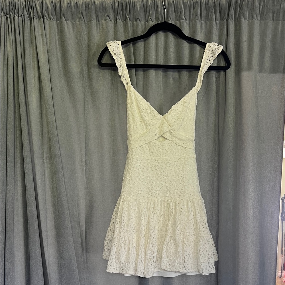 Cotton Candy White Lace V-Neck Sleeveless Mini Dress